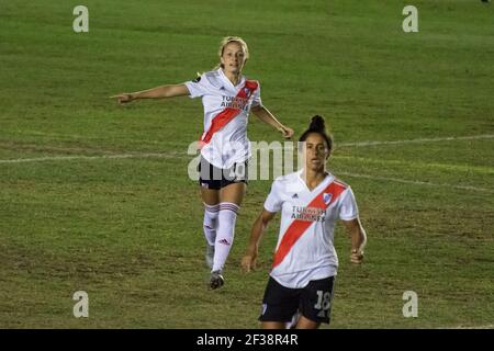 Buenos Aires, Argentina. 15 marzo 2021. Justina Morcillo (fiume 10) e Lucia Martelli (fiume 18) durante il gioco tra River Plate e Ferroviaria allo stadio Nuevo Francisco Urbano di Moron, Buenos Aires, Argentina. Credit: SPP Sport Press Photo. /Alamy Live News Foto Stock