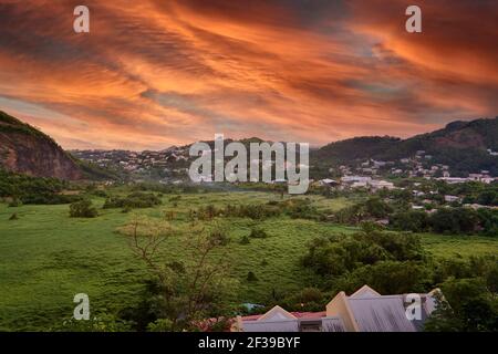 Vista panoramica verso Rodney Bay e Pigeon Island rom Flamboyant Villa a St. Lucia, Caraibi Foto Stock