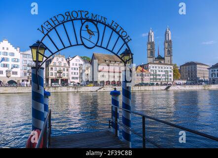 Geografia / viaggio, Svizzera, Zurigo, vista dall'hotel al camminare rigido o con passi lunghi l, diritti aggiuntivi-clearance-Info-non-disponibile Foto Stock