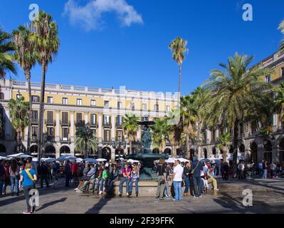 Geografia / viaggio, Spagna, Barcellona, Placa Reial, Fontana delle tre grazie, Informazioni-aggiuntive-diritti-liquidazione-non-disponibili Foto Stock