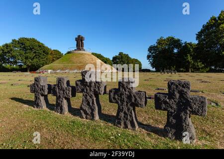 La Cambe (Normandia, a nord-ovest della Francia): cimitero di guerra tedesco che ospita più di 21000 stele di soldati tedeschi che morì durante la Battaglia di n. Foto Stock