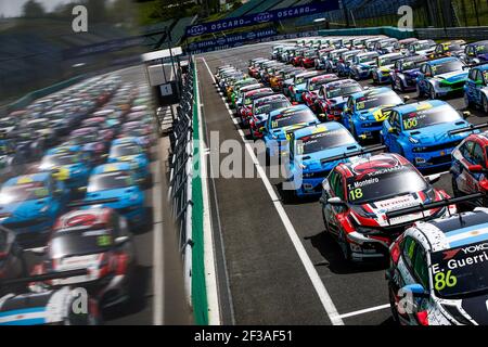 La foto della famiglia WTCR & TCR Europe durante la Coppa del mondo di Auto Touring FIA WTCR 2019, gara d'Ungheria a hungaroring, Budapest dal 26 al 28 aprile - Foto Florent Gooden / DPPI Foto Stock