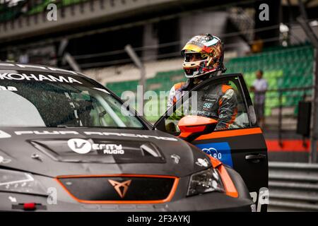 AZCONA Mikel, (ESP), PWR Racing, cupra TCR, ritratto durante la Coppa Mondiale FIA WTCR 2019 della Malesia, a Sepang dal 13 al 15 dicembre - Foto Florent Gooden / DPPI Foto Stock