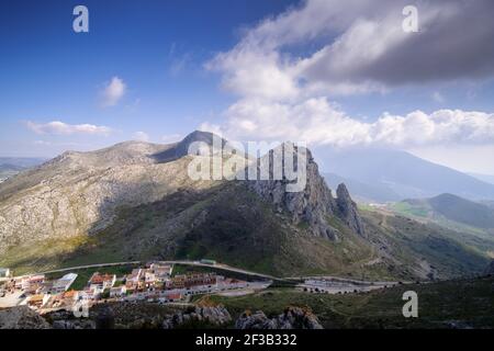Sentiero escursionistico Tajo de la U sopra il passo Zafarraya, Andalucía, Spagna, Europa Foto Stock