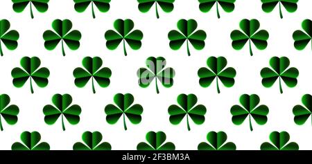 Shamrock motivo senza cuciture su sfondo bianco. Foto Stock