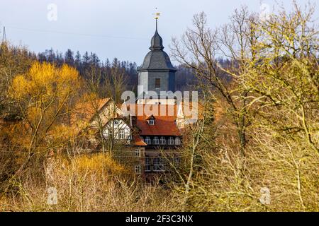 La chiesa e il castello di Herleshausen in Germania Foto Stock