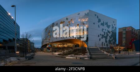 Calgary, Alberta - 14 marzo 2021: Calgary`s nuova biblioteca pubblica nel centro di Calgary. Foto Stock