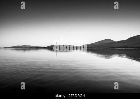Il Porto Conte Marina sorge in una riserva naturale, nella zona di Porto Fertilia Alghero, in Sardegna, all'interno di un Parco Nazionale Foto Stock