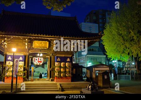 La bella Kushida Jinja (santuario Shinto) è la sede del famoso festival annuale Hakata Gion Yamakasa, Fukuoka JP Foto Stock