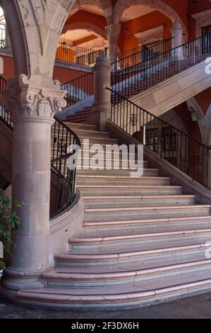 Scala nel palazzo del governo di Aguascalientes Foto Stock