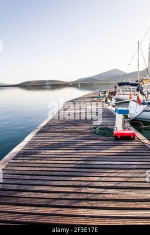 Il Porto Conte Marina sorge in una riserva naturale di Alghero in Sardegna. Foto Stock