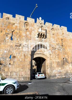 Gerusalemme, Israele - 12 ottobre 2017: Porta dei Lions, conosciuta anche come porta di Santo Stefano o porta delle pecore, sul lato orientale delle mura del Monte del Tempio a Gerusalemme Foto Stock