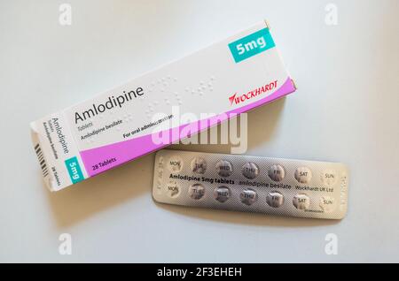 Amlodipina 5 mg è un farmaco per la pressione sanguigna, un calcio-antagonista per il trattamento della pressione alta e della malattia coronarica. Foto Stock
