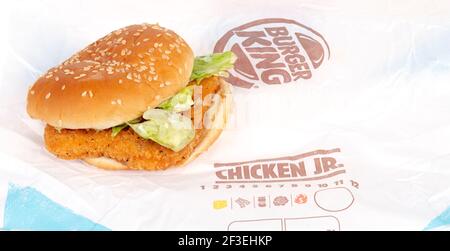 Burger King Chicken Jr. Sandwich on Wrapper Foto Stock