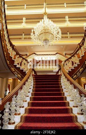 Antalya, TURCHIA - 23 APRILE: La Lobby del Mardan Palace hotel di lusso, è considerato l'Europes più costoso resort di lusso il 23 aprile 2014 ad Antalya Foto Stock