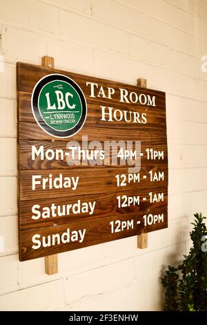 Lynwood Brewing Concern (LBC) a Raleigh, North Carolina. Birreria artigianale locale con ampia selezione di birre, birre chiare e stouts. Associata a Lynwood Grill. Foto Stock