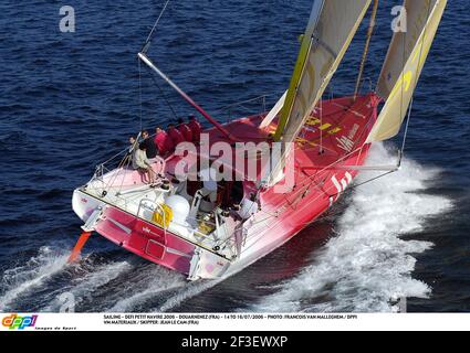 VELA - DEFI PETIT NAVIRE 2006 - DOUARNENEZ (FRA) - DAL 14 AL 16/07/2006 - FOTO : FRANCOIS VAN MALLEGHEM / DPPI VM MATERIAUX / SKIPPER : JEAN LE CAM (FRA) Foto Stock