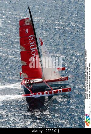 VELA - DEFI PENN AR BED 2007 - DOUARNENEZ (FRA) - 13/07/2007 FOTO : FRANCOIS VAN MALLEGHEM / DPPI SOPRA GROUP / SKIPPER : ANTOINE KOCH (FRA) Foto Stock