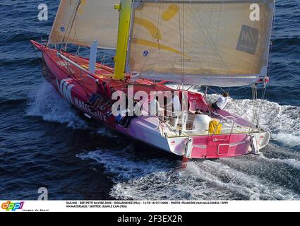 VELA - DEFI PETIT NAVIRE 2006 - DOUARNENEZ (FRA) - DAL 14 AL 16/07/2006 - FOTO : FRANCOIS VAN MALLEGHEM / DPPI VM MATERIAUX / SKIPPER : JEAN LE CAM (FRA) Foto Stock