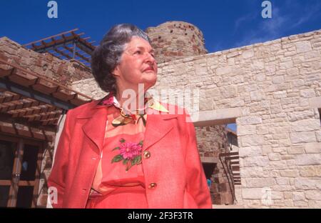 Austin, Texas, Stati Uniti. 20 Marzo 1995. Retrospettiva sulla vita dell'ex First Lady, LADY BIRD JOHNSON durante i suoi anni in Texas dopo la morte dell'ex presidente Lyndon Baines Johnson il 22 gennaio 1973. Questa foto mostra LADY BIRD JOHNSON al LADY BIRD JOHNSON Wildflower Center il 20 marzo 1995. Credit: Bob Daemmrich/ZUMA Wire/Alamy Live News Foto Stock