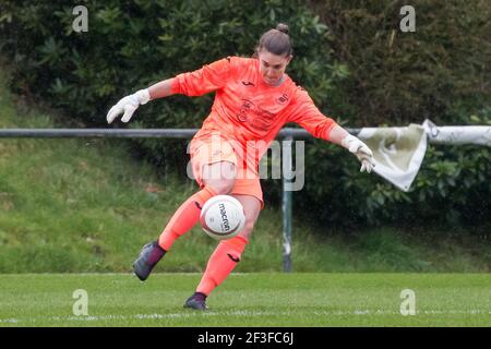 Llandarcy, Regno Unito. 14 Marzo 2021. Il portiere Claire Skinner (28 Swansea City) durante la partita della Premier Womens Football League gallese tra Swansea e Aberystwyth alla Llandarcy Academy of Sport di Neath, Galles. Credit: SPP Sport Press Photo. /Alamy Live News Foto Stock