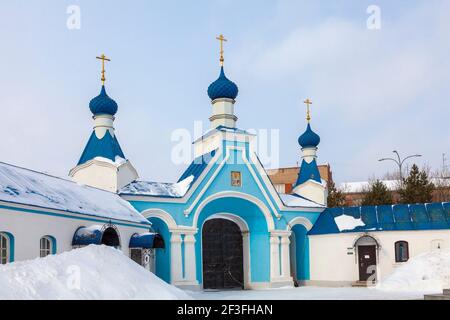 La porta principale della Chiesa dell'icona della Madre di Dio di tutti coloro che tristono gioia a Ivanovo, in Russia Foto Stock