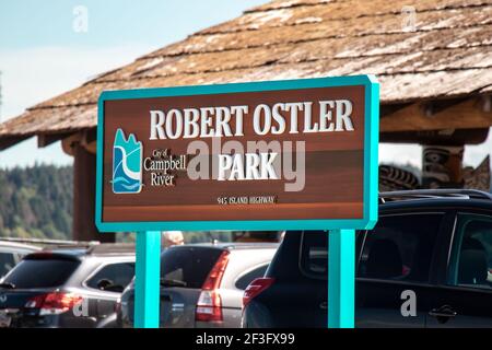 Campbell River, Canada - 19,2020 luglio: Vista del cartello di benvenuto Robert Ostler Park sulla 945 Island Highway Foto Stock