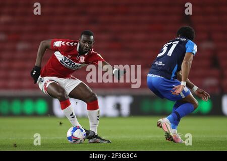 MIDDLESBROUGH, INGHILTERRA. 16 MARZO: Yannick Bolasie di Middlesbrough in azione con JScott Sinclair di Preston North End durante la partita del campionato Sky Bet tra Middlesbrough e Preston North End al Riverside Stadium di Middlesbrough martedì 16 marzo 2021. (Credit: Mark Fletcher | MI News) Credit: MI News & Sport /Alamy Live News Foto Stock