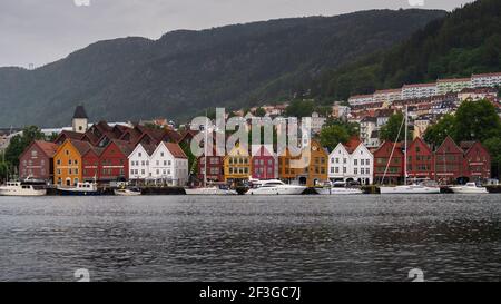 Edifici colorati a Bergen Foto Stock