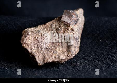 Cobaltite o minerale cobalto campione usato nella produzione Foto Stock