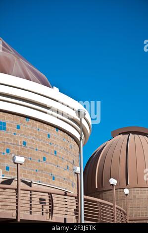Veduta esterna del Planetario e dell'Osservatorio presso il Museo di Storia Naturale e Scienza del New Mexico. Foto Stock
