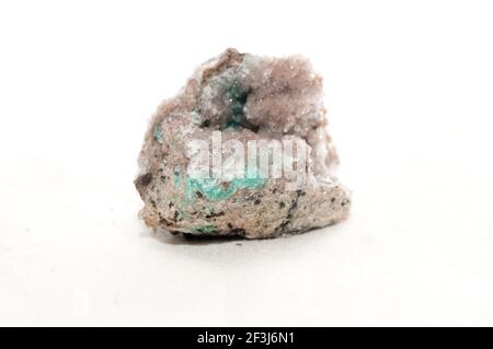 Calcedonio con cristallo hemimorphite campione minerale, elementi di terre rare Foto Stock