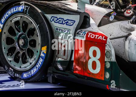 08 ALONSO Fernando (spa), BUEMI Sebastien (che), NAKAJIMA Kazuki (jpn), Toyota TS050 ibrida LMP1 del team Toyota Gazoo Racing, auto vincitrice dell'azione durante la gara 2018 ore 24 di le Mans, dal 16 al 17 giugno sul circuito di le Mans, Francia - Foto Frederic le Floc'h / DPPI Foto Stock