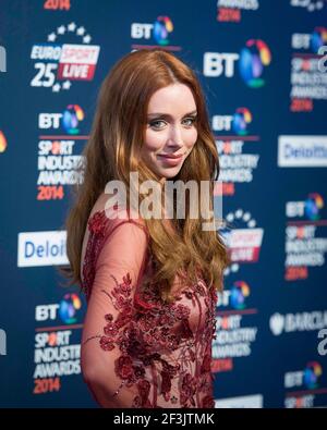 Una Healy arriva al BT Sport Industry Awards 2014 A Battersea Evolution - Londra Foto Stock