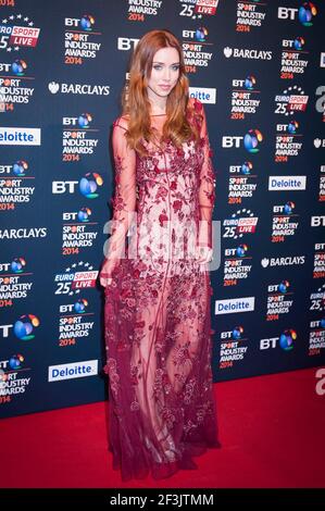 Una Healy arriva al BT Sport Industry Awards 2014 A Battersea Evolution - Londra Foto Stock