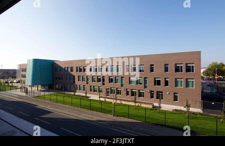 Trinity High School, Hulme Manchester, Nuova scuola superiore a Manchester costruita da Willmott Dixon Foto Stock