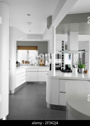 White Kitchen, casa di famiglia High Barnet, Londra di Paul Archer Design Foto Stock