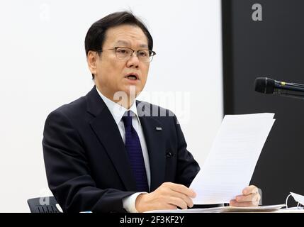 Tokyo, Giappone. 17 Marzo 2021. La megabanca giapponese Mizuho, presidente del gruppo finanziario Tatsufumi Sakai, parla alla stampa presso la sede del gruppo bancario a Tokyo mercoledì 17 marzo 2021. Sakai si è scusato perché Mizuho Bank ha sofferto quattro volte il problema di sistema in due settimane e Mizuho ha istituito un pannello di terze parti per ispezionare i guasti di sistema. Credit: Yoshio Tsunoda/AFLO/Alamy Live News Foto Stock