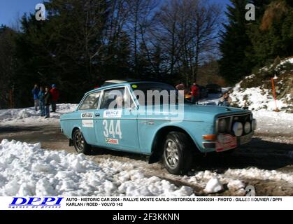 AUTO - AUTO STORICA 2004 - RALLYE MONTE CARLO HISTORIQUE 20040204 - FOTO : GILLES BOUVIER / DPPI KARLAN / ROED - VOLVO 142 AZIONE Foto Stock