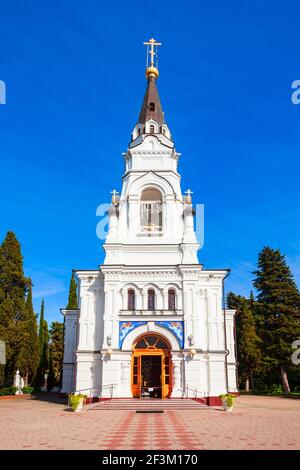 La Cattedrale di San Michele Arcangelo è la più antica chiesa ortodossa della città turistica di Sochi in Russia Foto Stock