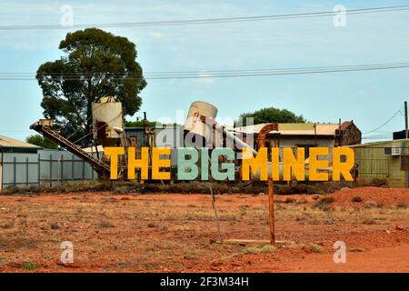 Coober Pedy, SA, Australia - 14 Novembre 2017: Le attrezzature minerarie chiamato soffiante sull'opale in Sud Australia Foto Stock