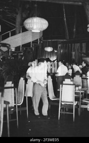 Caffetteria, Villaggio Indiano a Playa Giron (Baia dei suini), Cuba, Playa Giron (Cuba), Matanzas (Cuba), 1963. Dalla collezione di fotografie Deena Stryker. () Foto Stock