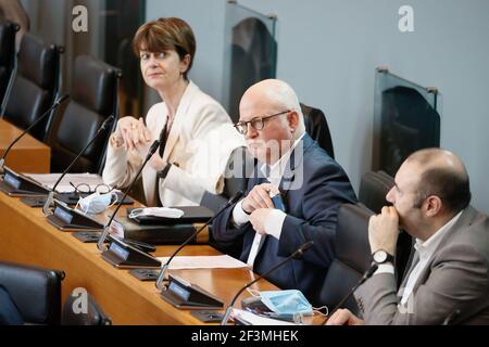 Vallone Ministro dei servizi pubblici, ICT, semplificazione amministrativa, assegno di famiglia, Turismo, Patrimonio e sicurezza stradale Valerie De Bue, Wallo Foto Stock