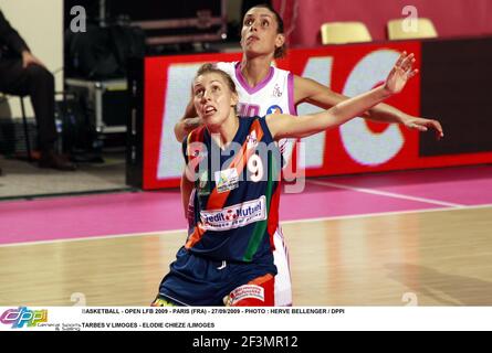 BASKETBALL - OPEN LFB 2009 - PARIS (FRA) - 27/09/2009 - PHOTO : HERVE BELLENGER / DPPI TARBES V LIMOGES - ELODIE CHIEZE /LIMOGES Foto Stock