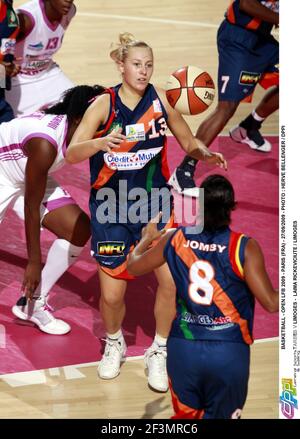 BASKETBALL - OPEN LFB 2009 - PARIS (FRA) - 27/09/2009 - PHOTO : HERVE BELLENGER / DPPI TARBES V LIMOGES - LAIMA RICKEVIUTE / LIMOGES Foto Stock