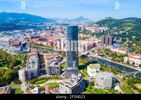 Antenna di Bilbao vista panoramica. Bilbao è la città più grande del Paese Basco in Spagna settentrionale. Foto Stock