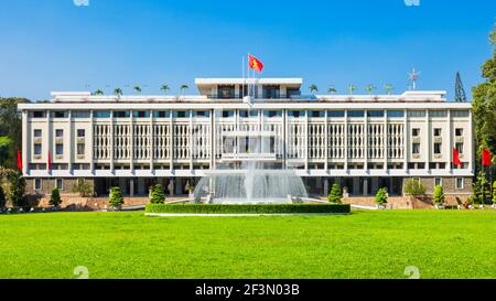 Indipendenza Palace o Palazzo della Riunificazione è un pubblico principale punto di riferimento nella città di Ho Chi Minh in Vietnam Foto Stock