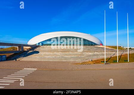 Sochi, Russia - 04 ottobre 2020: Bolshoy Ice Dome al Sochi Olympic Park, che è stato costruito per i Giochi Olimpici invernali del 2014. Foto Stock