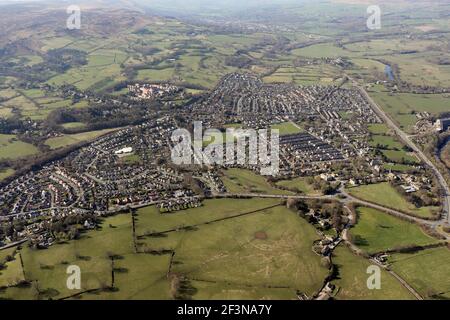 Veduta aerea di Burley a Wharfedale (un villaggio tra Otley & Ilkley), Yorkshire Foto Stock