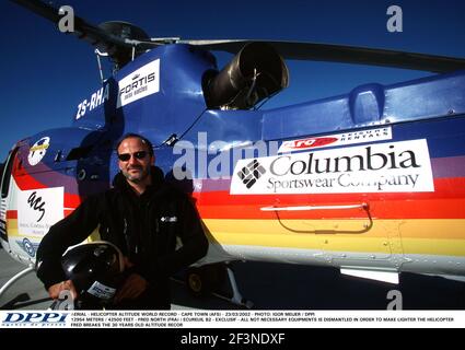 AEREO - ELICOTTERO ALTITUDINE RECORD MONDIALE - CITTÀ DEL CAPO (AFS) - 23/03/2002 - FOTO: IGOR MEIJER / DPPI 12954 METRI / 42500 PIEDI - FRED NORD (FRA) / ECUREUIL B2 - EXCLUSIF FRED ROMPE IL RECORD DI 30 ANNI DI ALTITUDINE Foto Stock